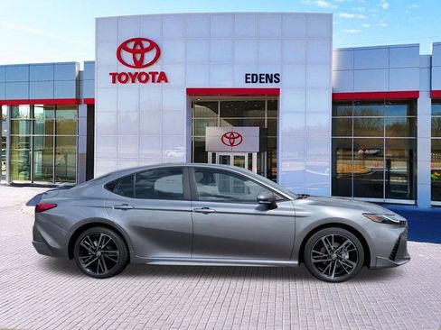 Used 2026 Toyota Camry XSE AWD/4WD image 2