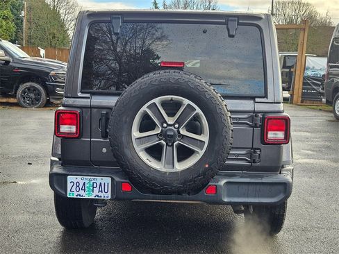 Used 2020 Jeep Wrangler Unlimited Sahara image 6