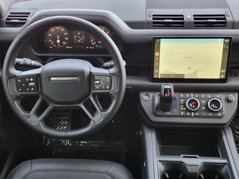 Certified 2025 Land Rover Defender 110 S image 29