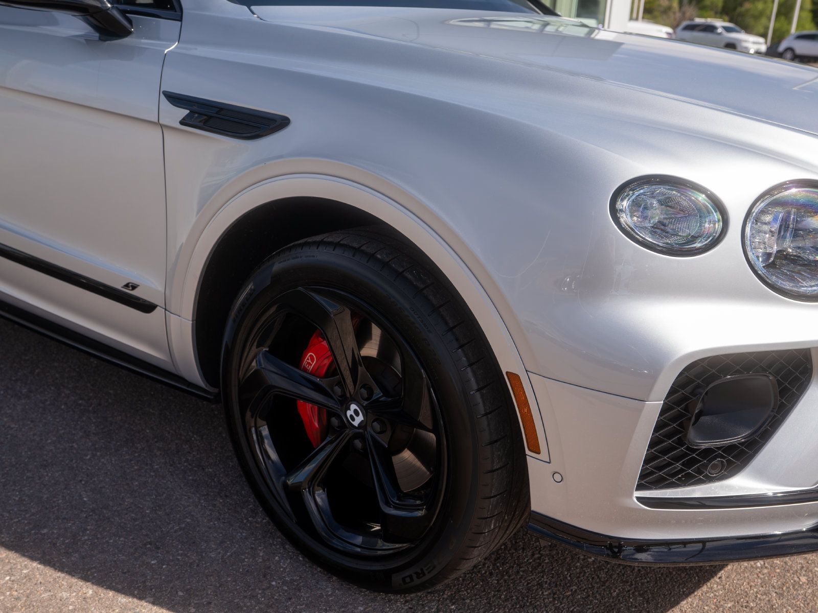Used 2023 Bentley Bentayga AWD/4WD image 21
