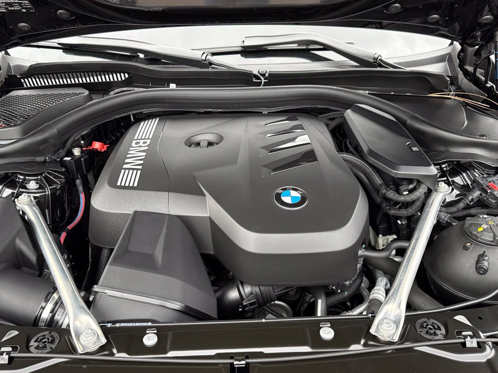 Used 2026 BMW 530i w/ M Sport Package RWD image 34