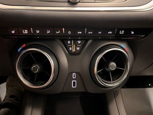 Used 2020 Chevrolet Blazer LT AWD/4WD image 26