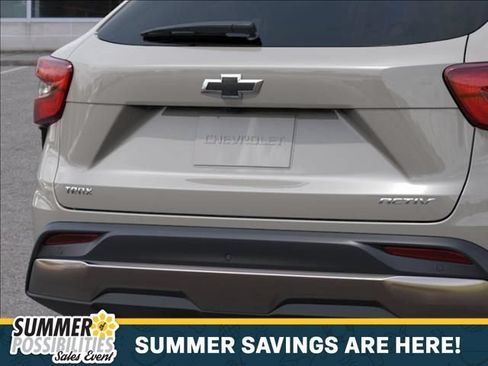New 2026 Chevrolet Trax ACTIV w/ Sunroof Package FWD image 14