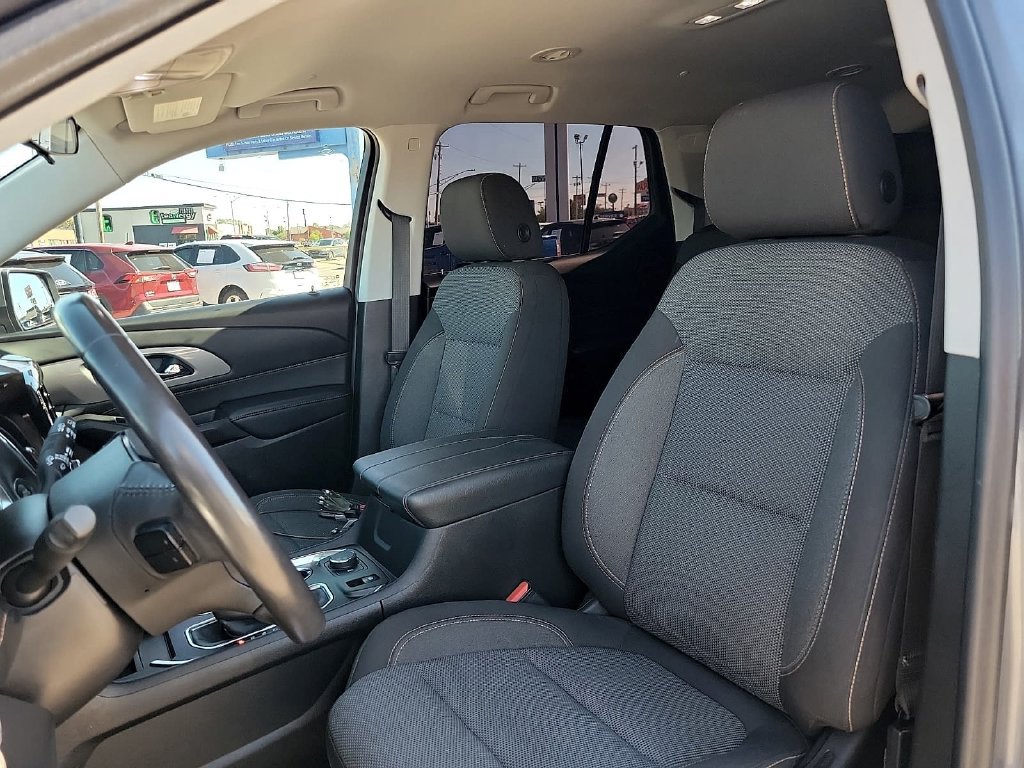 Used 2021 Chevrolet Traverse LT FWD image 13