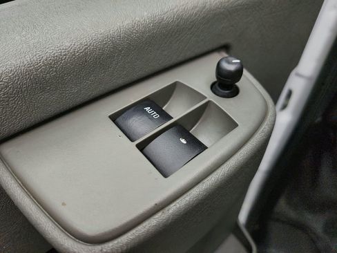 Used 2020 GMC Savana 2500 w/ Driver Convenience Package image 17