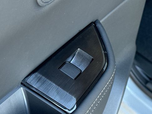 New 2026 Nissan Rogue SV image 30