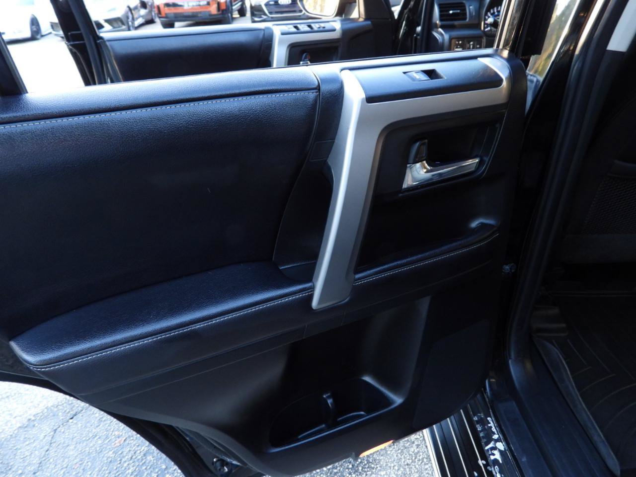 Used 2017 Toyota 4Runner SR5 Premium RWD image 55