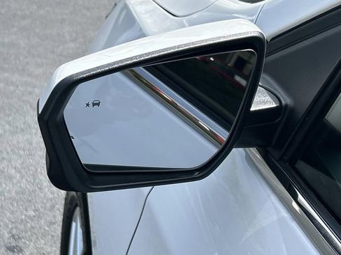 Used 2024 Chevrolet Equinox LT image 16