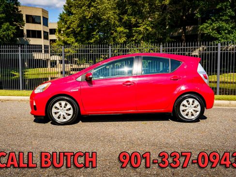 Used 2013 Toyota Prius C Four image 10