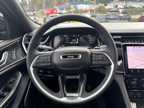 Used 2022 Jeep Grand Cherokee Trailhawk w/ Advanced Protech Group II image 19