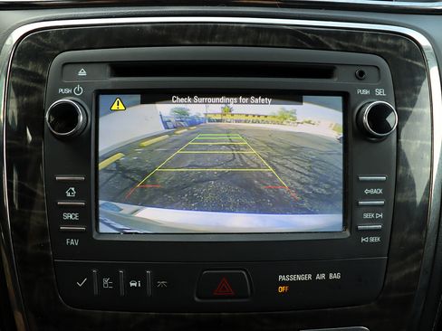 Used 2013 Buick Enclave Leather AWD/4WD image 38
