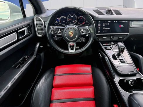 Certified 2020 Porsche Cayenne Turbo image 13