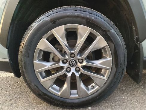 Used 2020 Toyota RAV4 XLE Premium AWD/4WD image 32