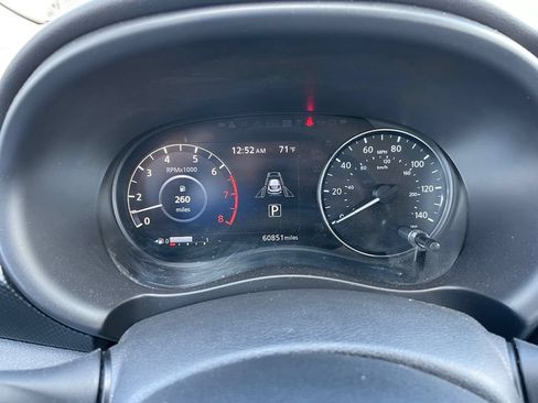 Used 2024 Nissan Kicks SV w/ Interior Electronics Package FWD image 9