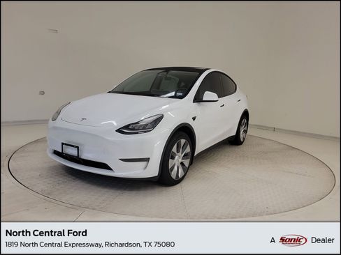 Used 2023 Tesla Model Y Long Range image 1