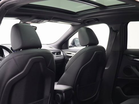 Used 2022 BMW X2 M35i image 27