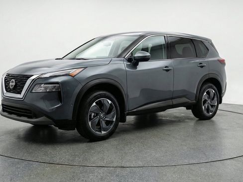 Used 2025 Nissan Rogue SV AWD/4WD image 3