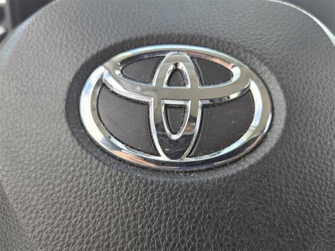 Used 2020 Toyota Corolla LE image 25