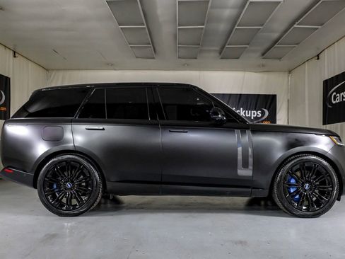 Used 2023 Land Rover Range Rover SE image 5