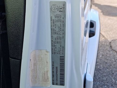 Used 2023 Jeep Wrangler Sahara image 27