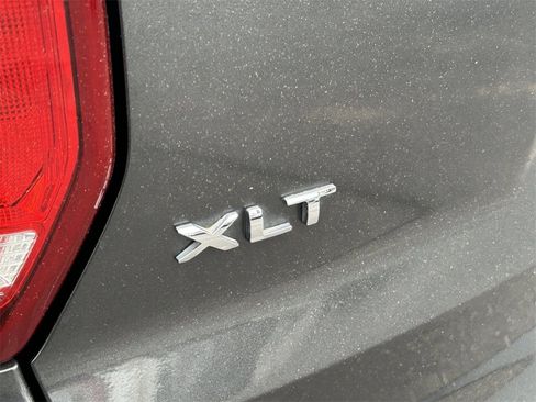 Used 2017 Ford Explorer XLT w/ Equipment Group 202A image 7