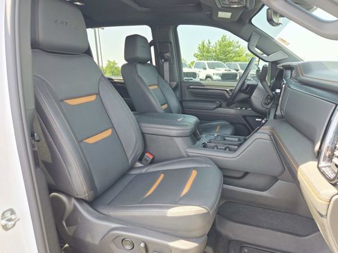 Used 2024 GMC Sierra 2500 AT4 w/ AT4 Premium Plus Package AWD/4WD image 16