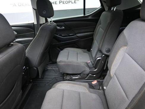 Used 2020 Chevrolet Traverse LT w/ Driver Confidence II Package image 23