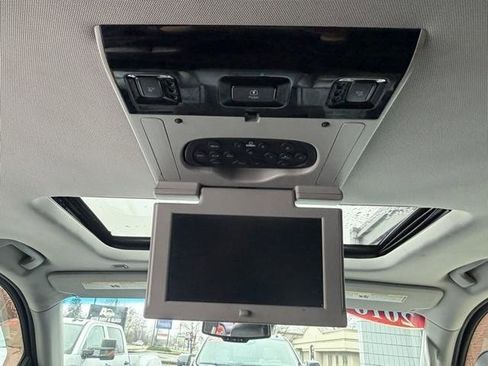 Used 2016 Chevrolet Suburban LT image 29