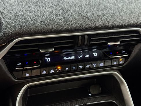 Used 2024 MAZDA CX-90 Plug-In Hybrid w/ Premium Pkg AWD/4WD image 19