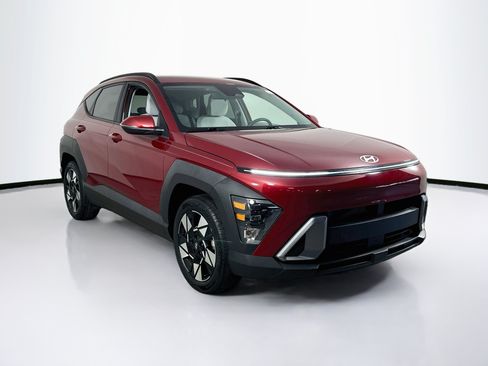 Used 2024 Hyundai Kona SEL FWD image 3