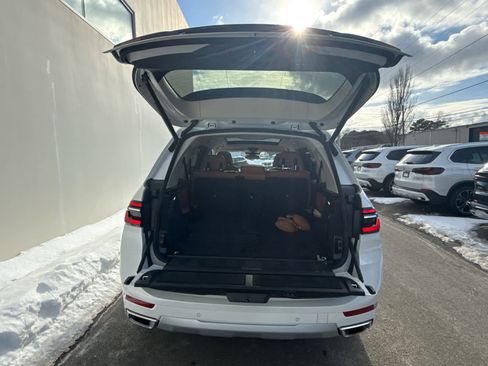 Certified 2023 BMW X7 xDrive40i w/ Premium Package image 16