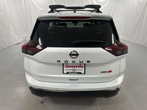 New 2026 Nissan Rogue SV image 4