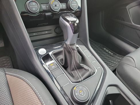 Used 2024 Volkswagen Taos SEL image 13