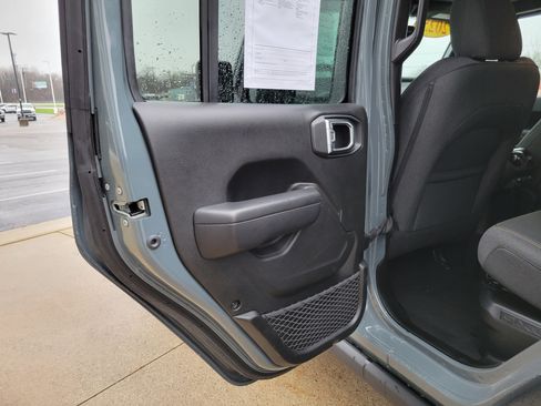 Used 2025 Jeep Wrangler Unlimited Sport S 4xe AWD/4WD image 16
