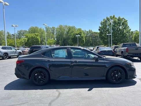 New 2026 Toyota Camry SE FWD image 4