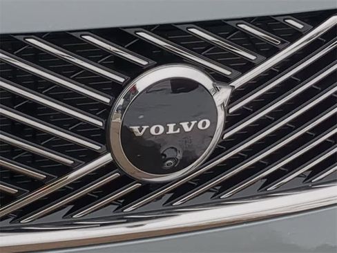 Certified 2026 Volvo XC90 B6 Plus w/ Protection Package Premier image 11