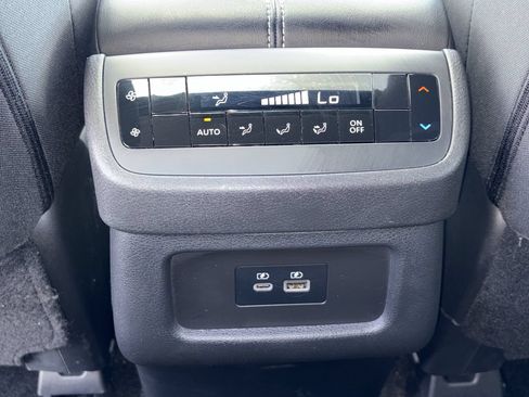 Certified 2025 Nissan Pathfinder SV w/ SV Premium Package FWD image 19