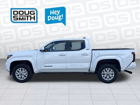 Used 2025 Toyota Tacoma SR5 AWD/4WD image 3