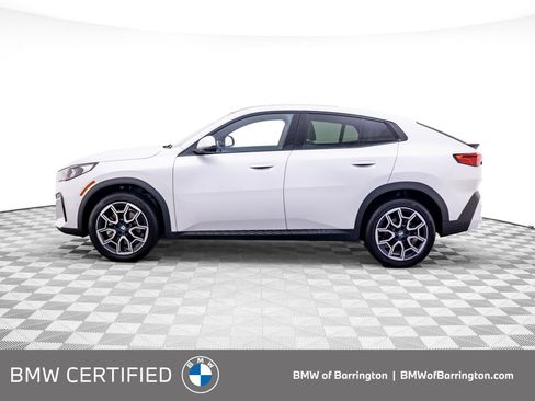 Used 2025 BMW X2 xDrive28i AWD/4WD image 2