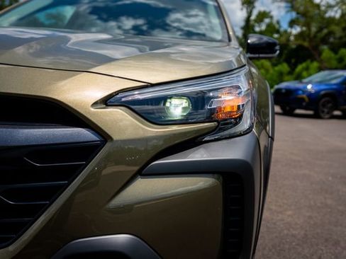 Certified 2025 Subaru Outback Premium image 3