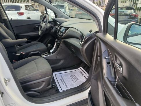 Used 2020 Chevrolet Trax LS w/ Tint and Cruise Package FWD image 10