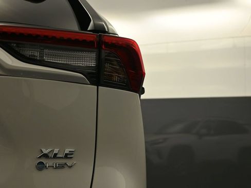 Used 2025 Toyota RAV4 XLE w/ Convenience Package AWD/4WD image 13
