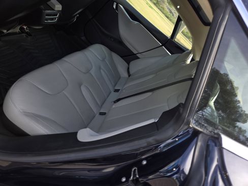 Used 2013 Tesla Model S image 13