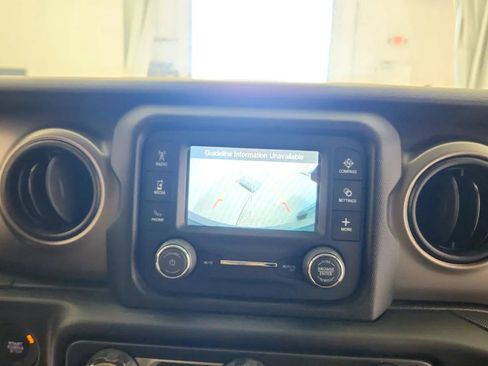 Used 2018 Jeep Wrangler Sport image 24