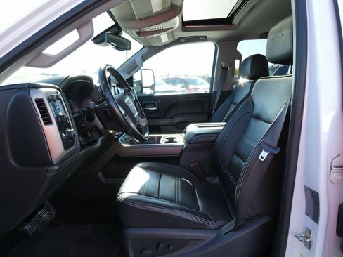 Used 2018 GMC Sierra 3500 Denali w/ Duramax Plus Package image 22