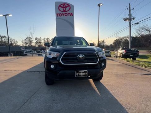 Used 2019 Toyota Tacoma SR5 image 9