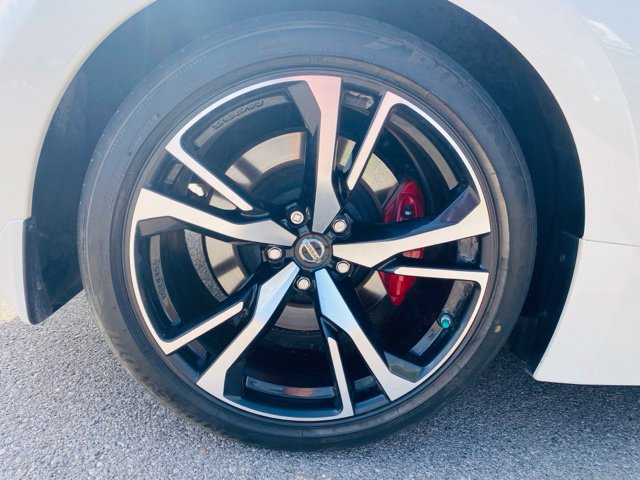 Used 2018 Nissan 370Z Touring Sport RWD image 10