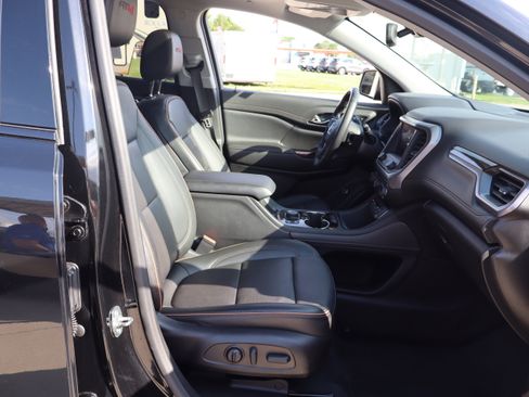 Used 2022 GMC Acadia AT4 w/ Technology Package AWD/4WD image 14