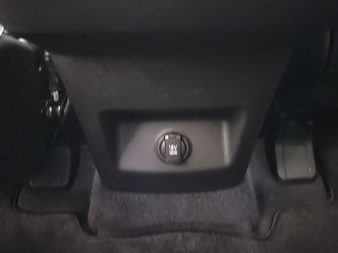 Certified 2025 Kia Telluride EX w/ EX Captain's Chair Package AWD/4WD image 26