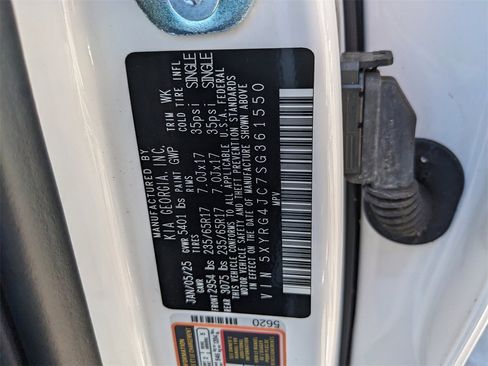 Certified 2025 Kia Sorento LX image 37